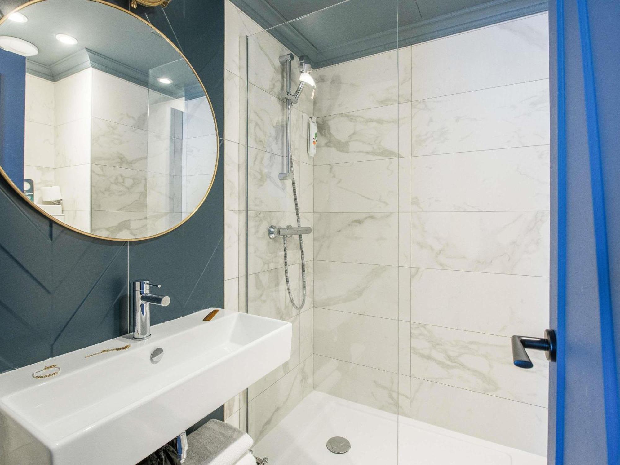 Ibis Styles Paris Nation Cours De Vincennes Hotell Exteriör bild